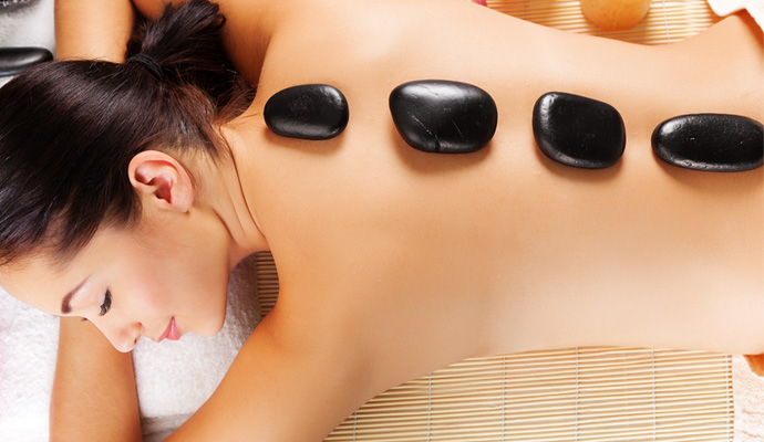 What Are the Wellness Conveniences of a Hot Stone Massage?